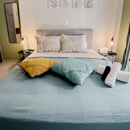 Metro Chic Haven: Modernized Urban Studio Near The Tram Atene Esterno foto