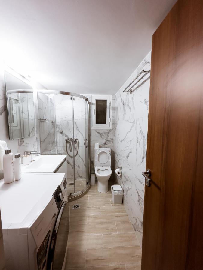 Metro Chic Haven: Modernized Urban Studio Near The Tram Atene Esterno foto