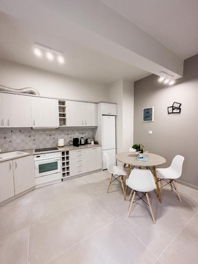 Metro Chic Haven: Modernized Urban Studio Near The Tram Atene Esterno foto