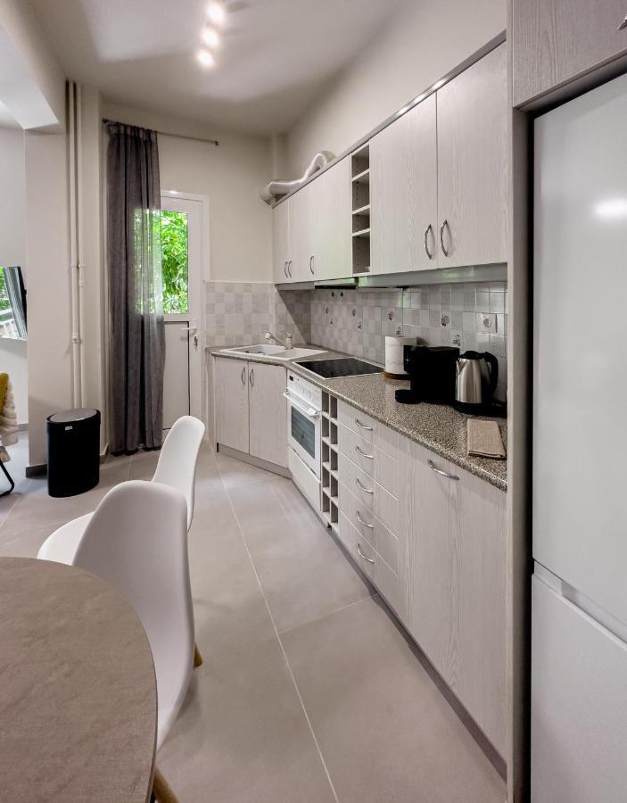 Metro Chic Haven: Modernized Urban Studio Near The Tram Atene Esterno foto